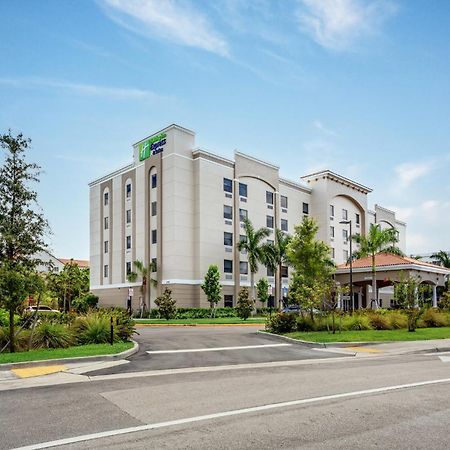 Holiday Inn Express & Suites - Miramar By Ihg 外观 照片