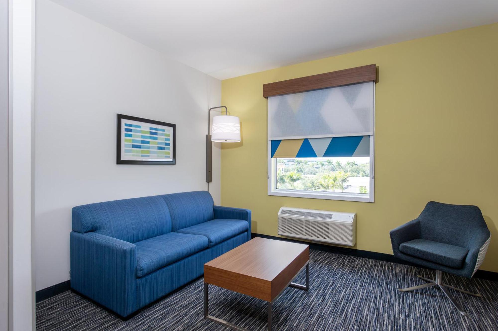 Holiday Inn Express & Suites - Miramar By Ihg 外观 照片