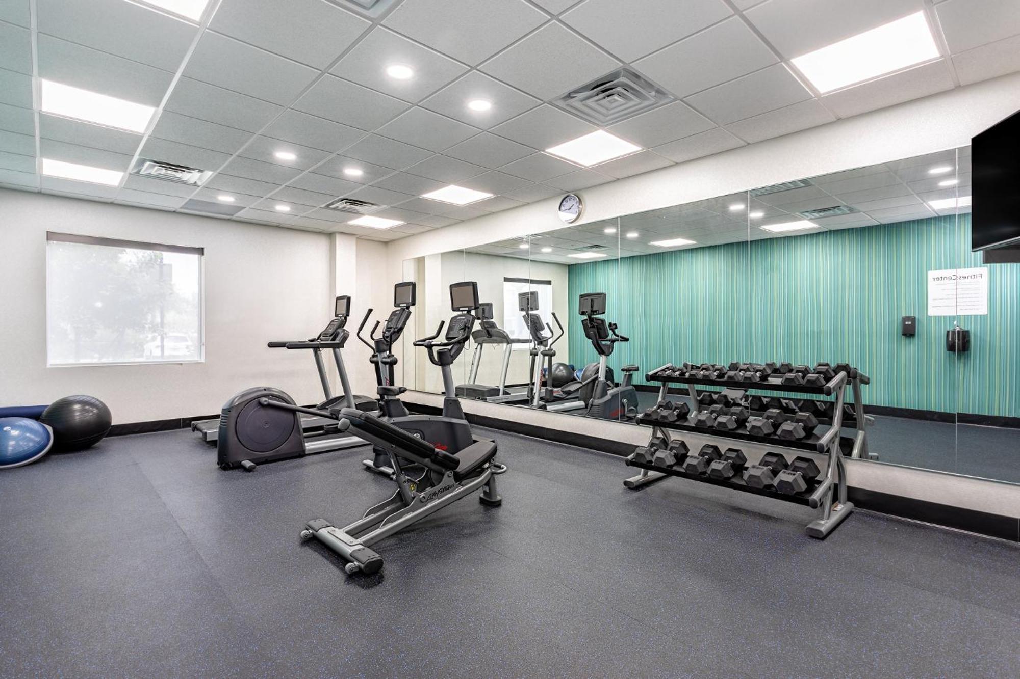 Holiday Inn Express & Suites - Miramar By Ihg 外观 照片
