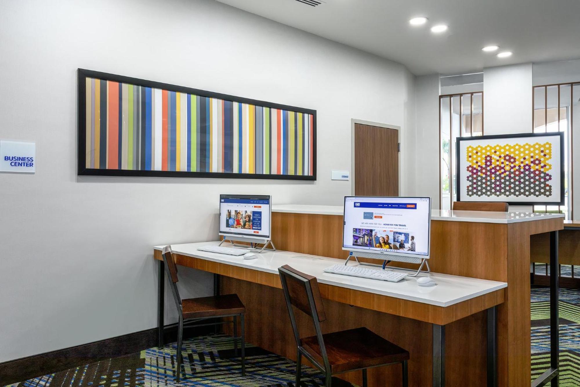 Holiday Inn Express & Suites - Miramar By Ihg 外观 照片