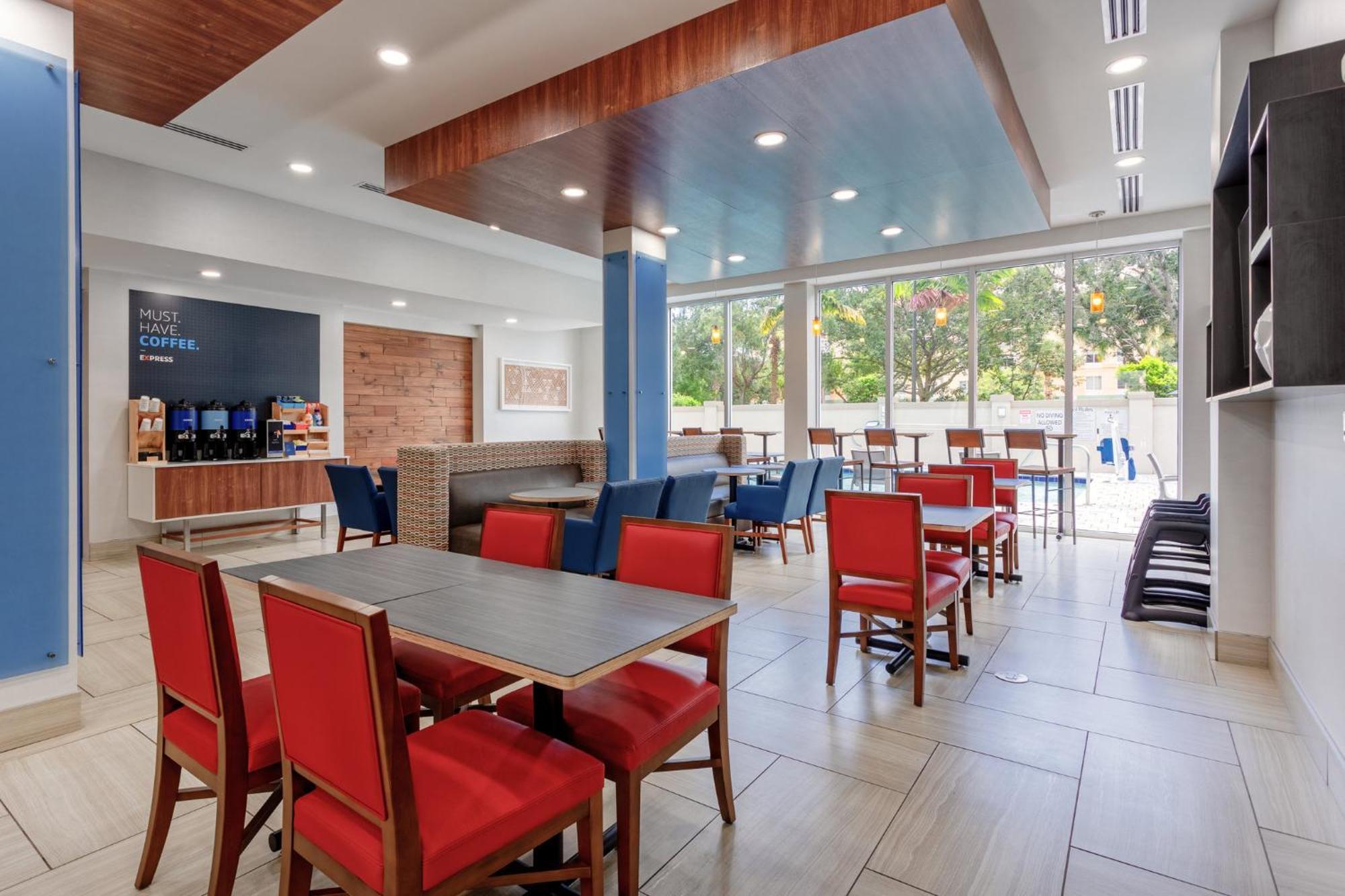 Holiday Inn Express & Suites - Miramar By Ihg 外观 照片